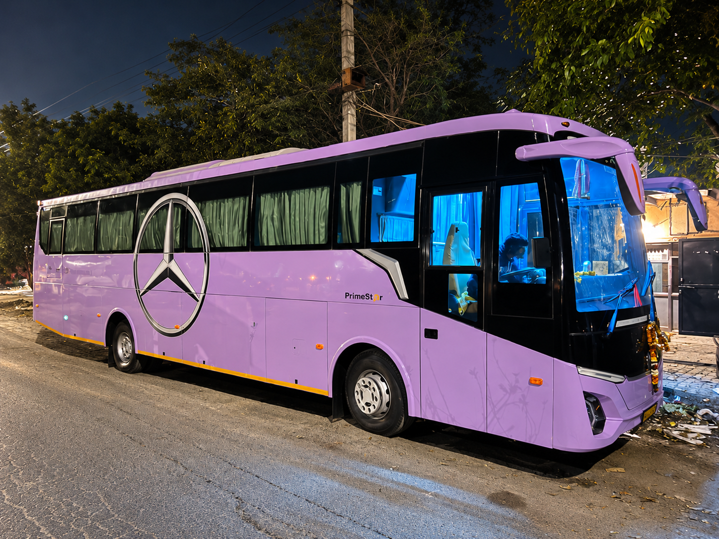 Premium Rajinder Fleet Bus